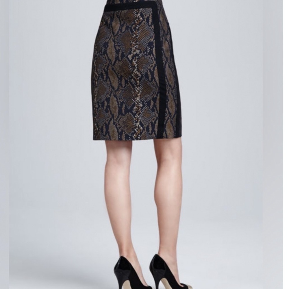Diane von Furstenberg Women Sz 8 Panel Marta Framed Python Skirt Brown Navy - Picture 2 of 10